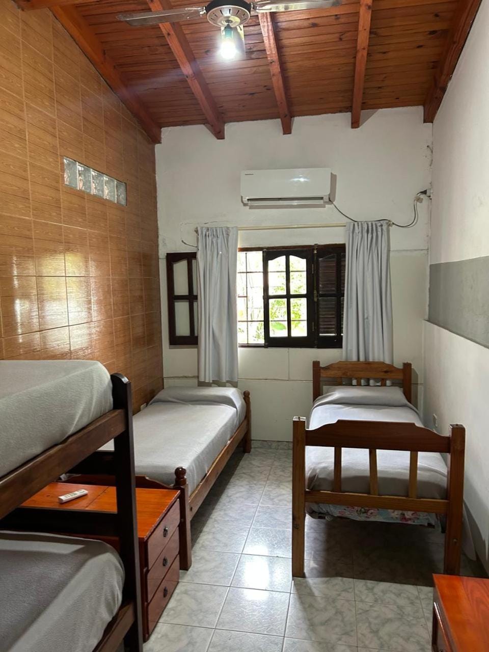 Bed, Photo of the whole room, Bedroom, air conditioner