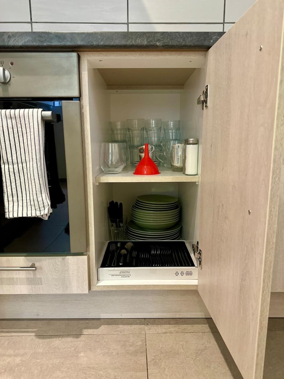 Coffee/tea facilities, Kitchen or kitchenette