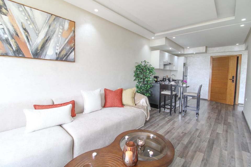 Riviera Escape - Appart Neuf Climatisé avec Balcon à Maarif Anfa Apartment in Casablanca