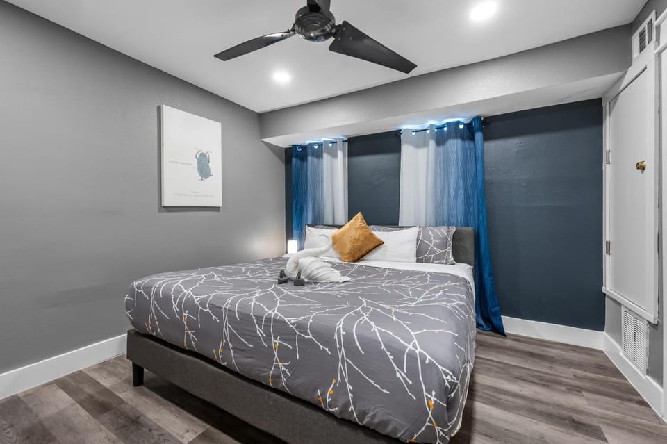 Charming Getaway in Houston Heights Apartment in Houston