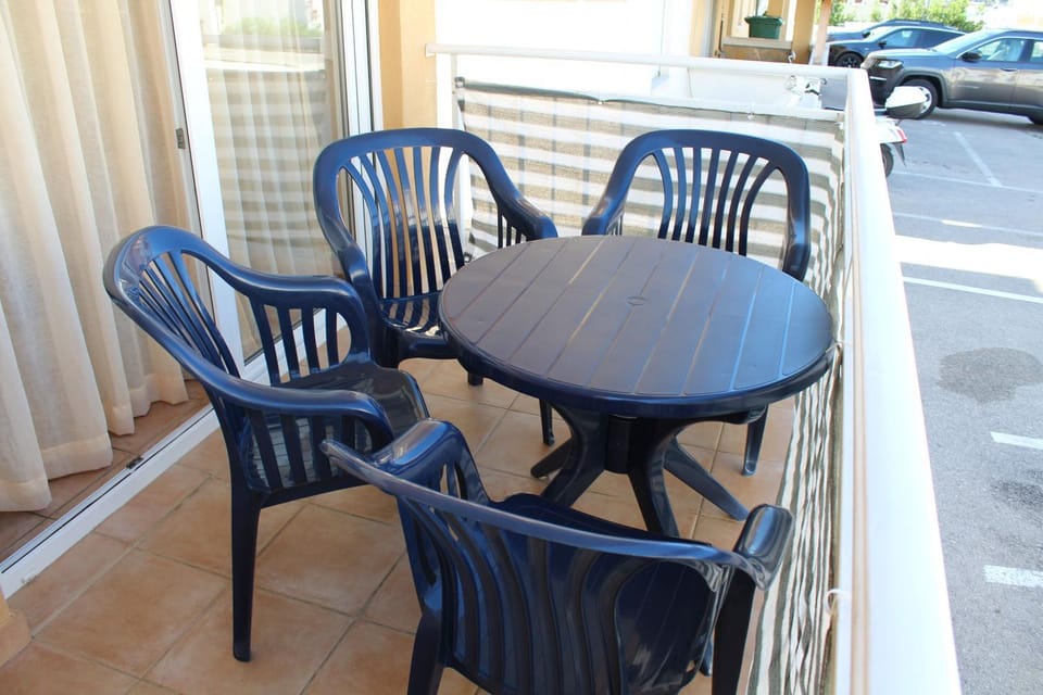Day, Balcony/Terrace, Seating area, Parking