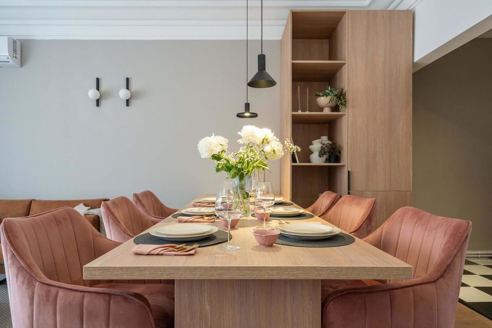 Seating area, Dining area
