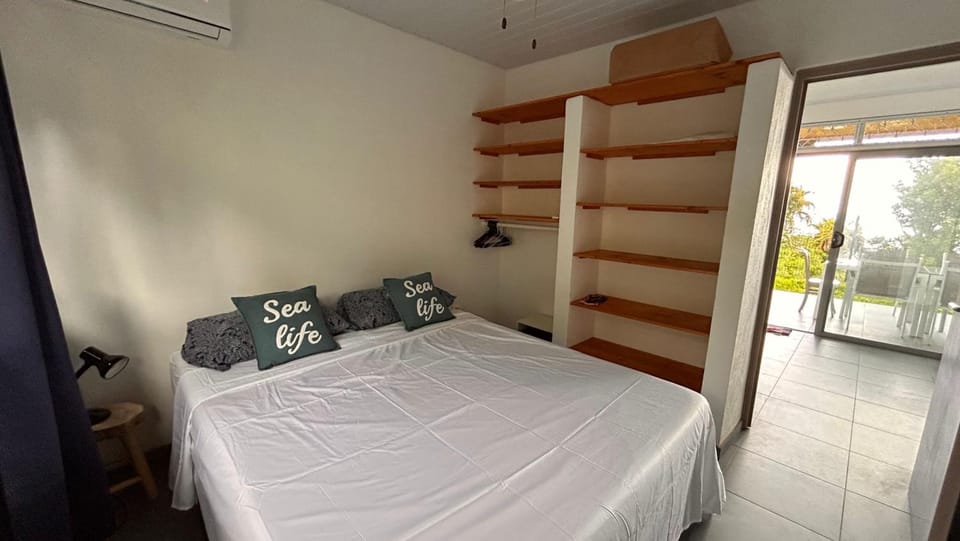 Photo of the whole room, air conditioner