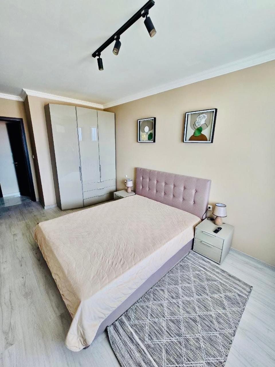 Bed, Photo of the whole room, Bedroom, wardrobe