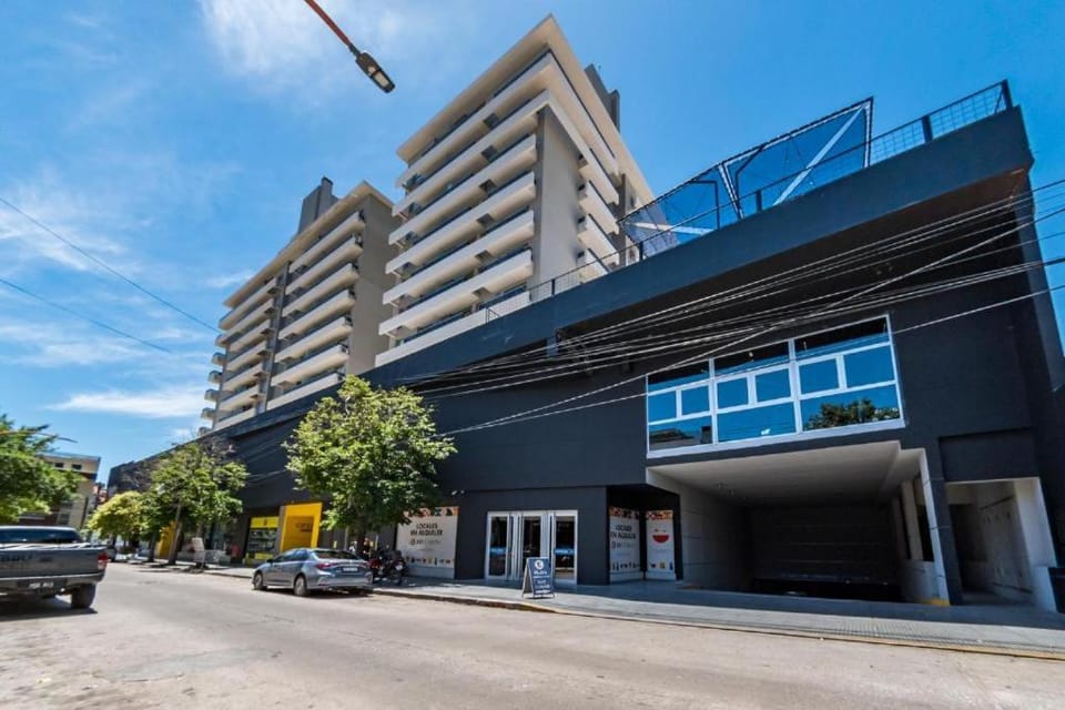 Property building, Day, Neighbourhood, City view, Location, Parking