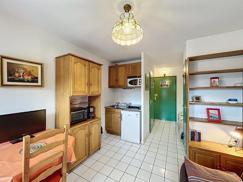 Studio lumineux avec balcon, animaux admis - FR-1-451-218 Apartment in Occitanie