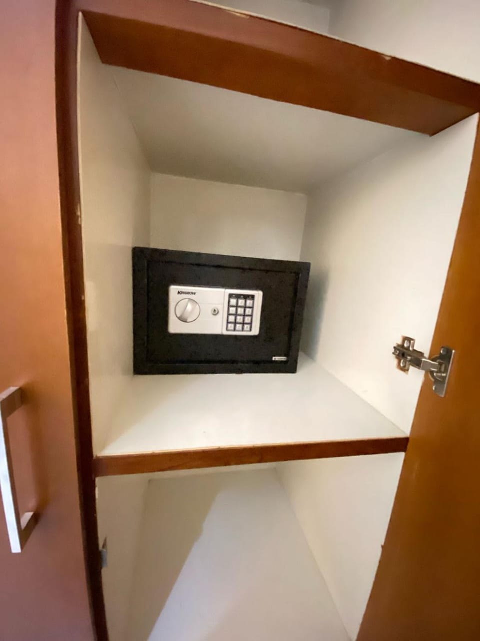 Cozy room Kuta - 1 minute to the beach by Micky Studio R Hotel in Kuta