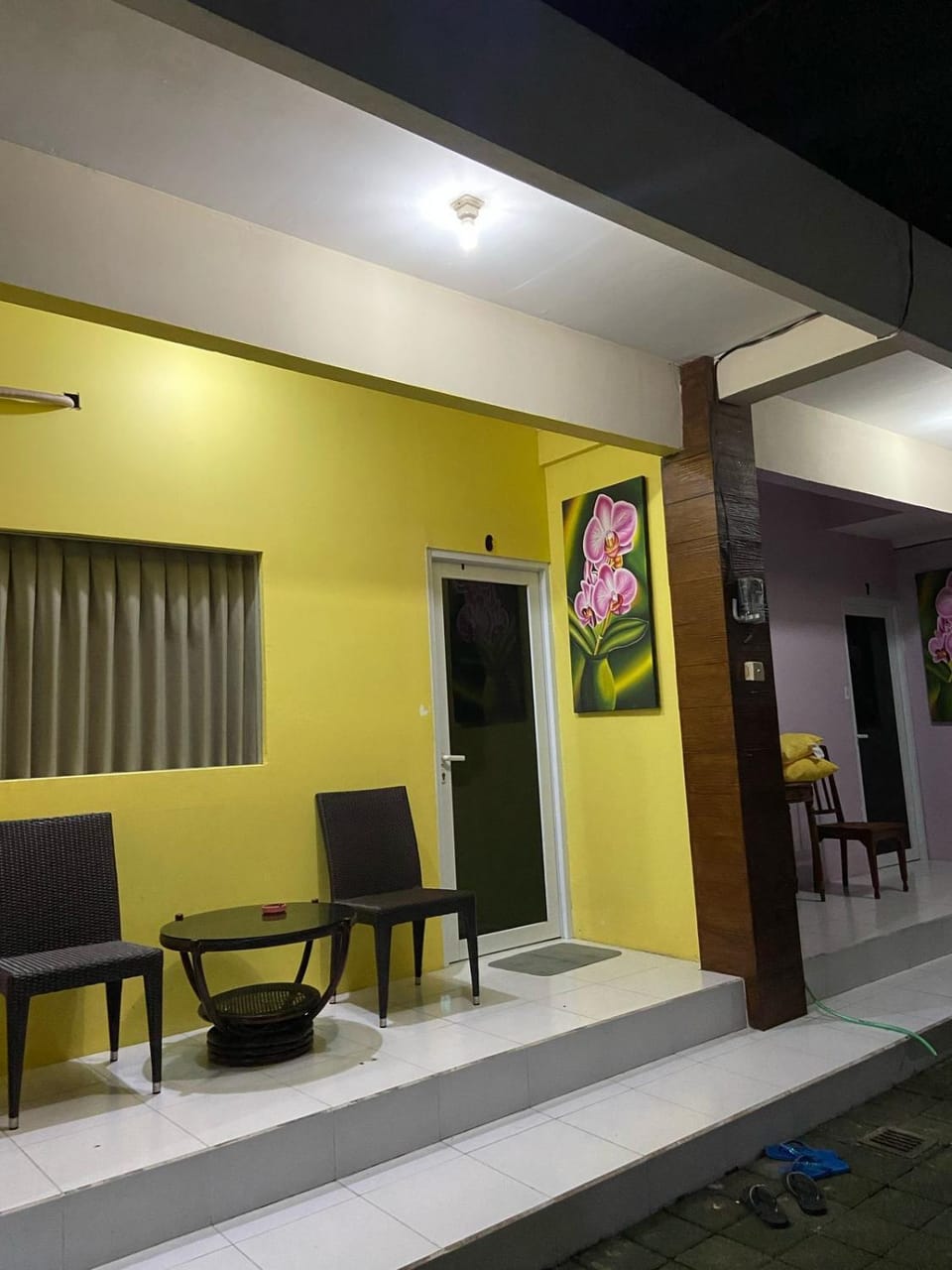 Cozy room Kuta - 1 minute to the beach by Micky Studio R Hotel in Kuta