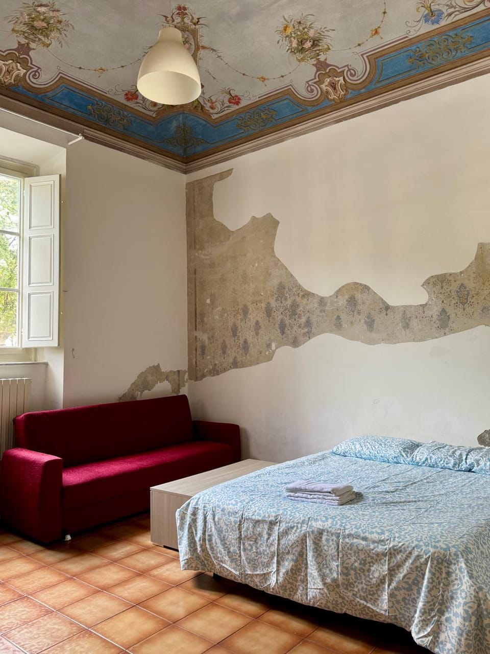 Photo of the whole room, Seating area, Bedroom