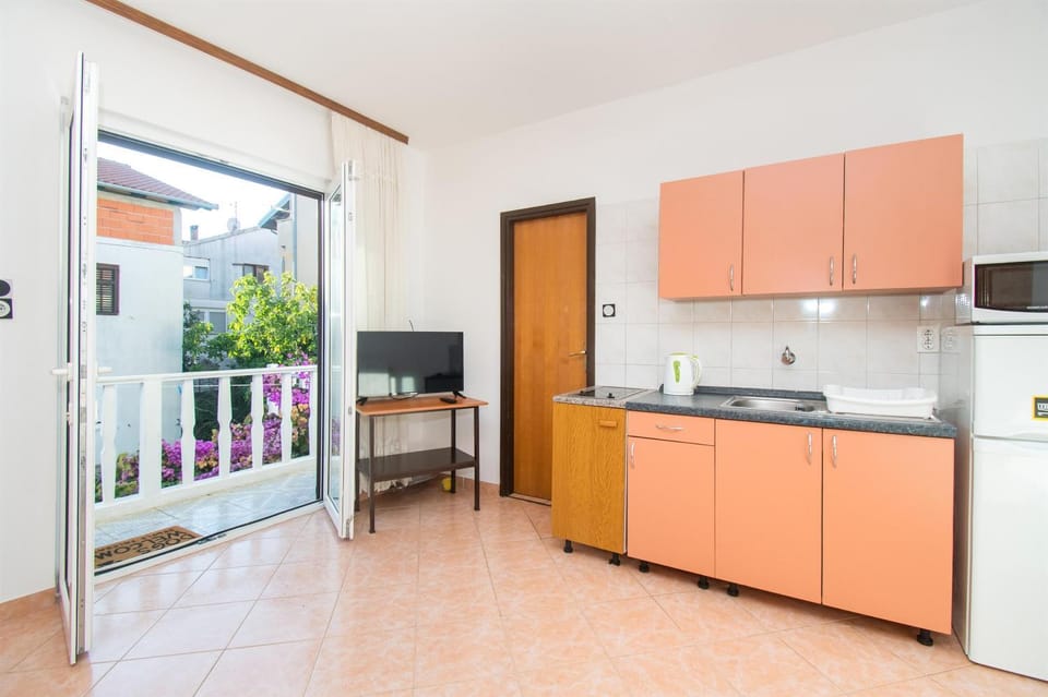 TV and multimedia, Kitchen or kitchenette