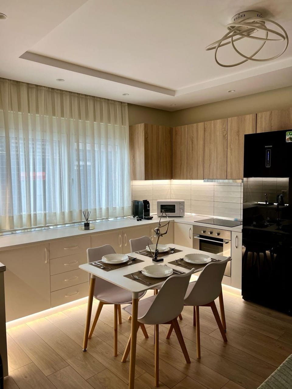 Kitchen or kitchenette, Dining area, dishwasher, oven