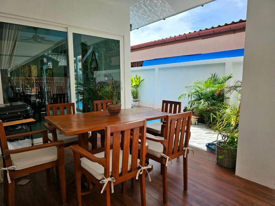 Cozy 3 Bedrooms Pool Villa near Nai Harn Beach Villa in Rawai