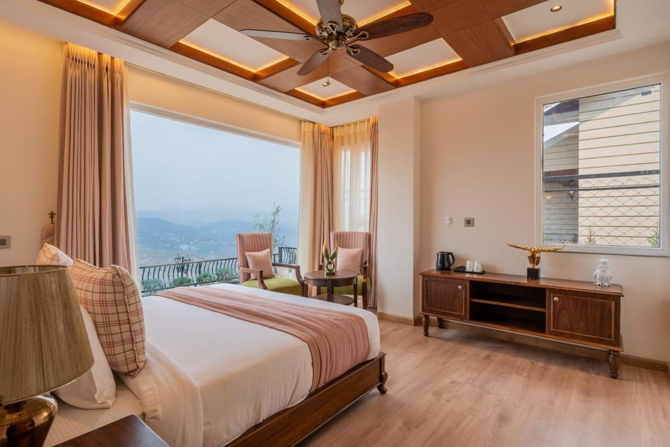 Bedroom, Mountain view