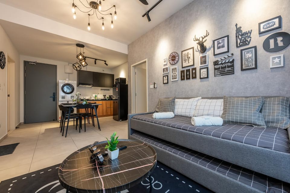 TV and multimedia, Kitchen or kitchenette, Living room, Seating area, Dining area