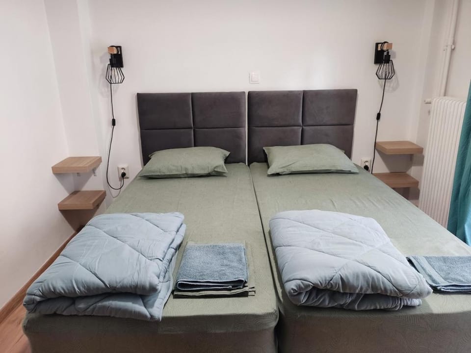 Renovated appartment, near Metro Apartment in Athens