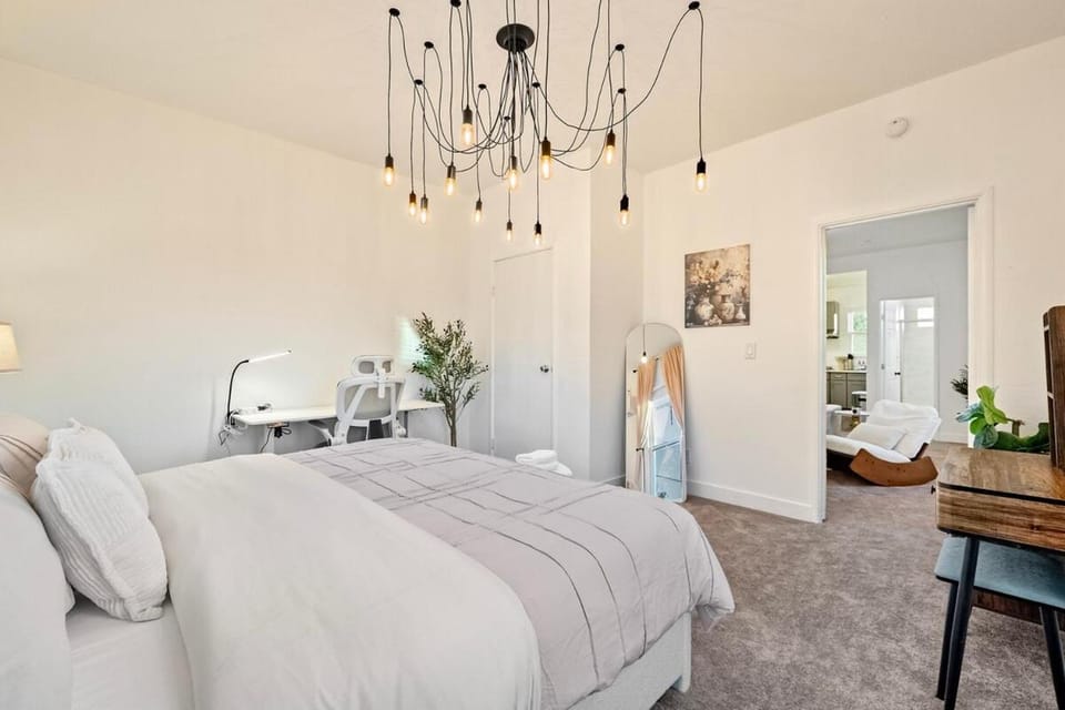475 Unit 3 Stunning Private 1B unit Kingsize bed &sofa bed AC Apartment in San Jose