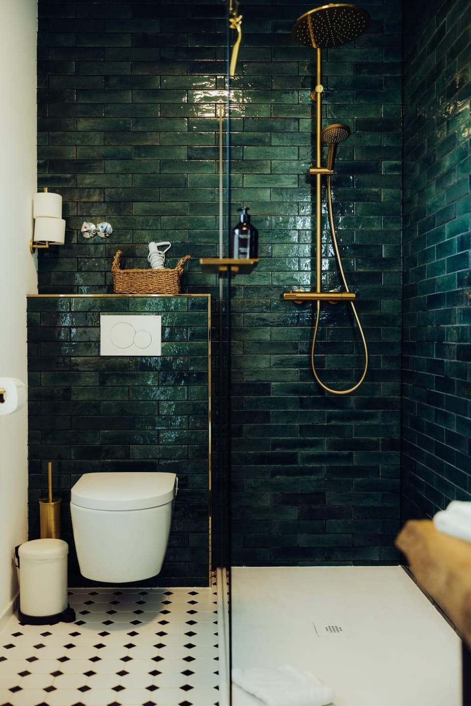 Shower, Toilet, Bathroom