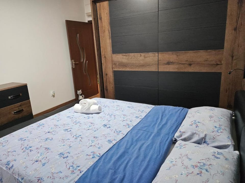Spacious & Cozy - 3 Bedrooms Apartment in Givors