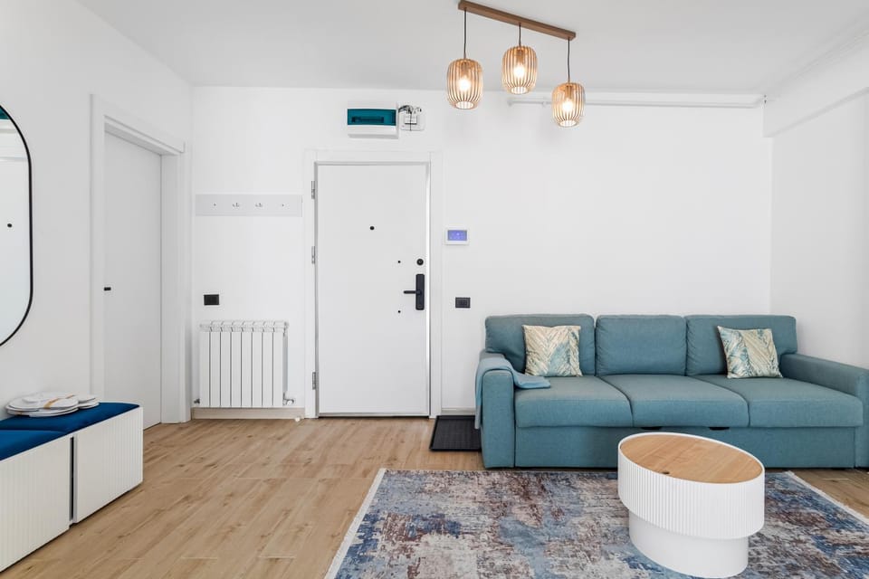 Living room, Seating area, internet