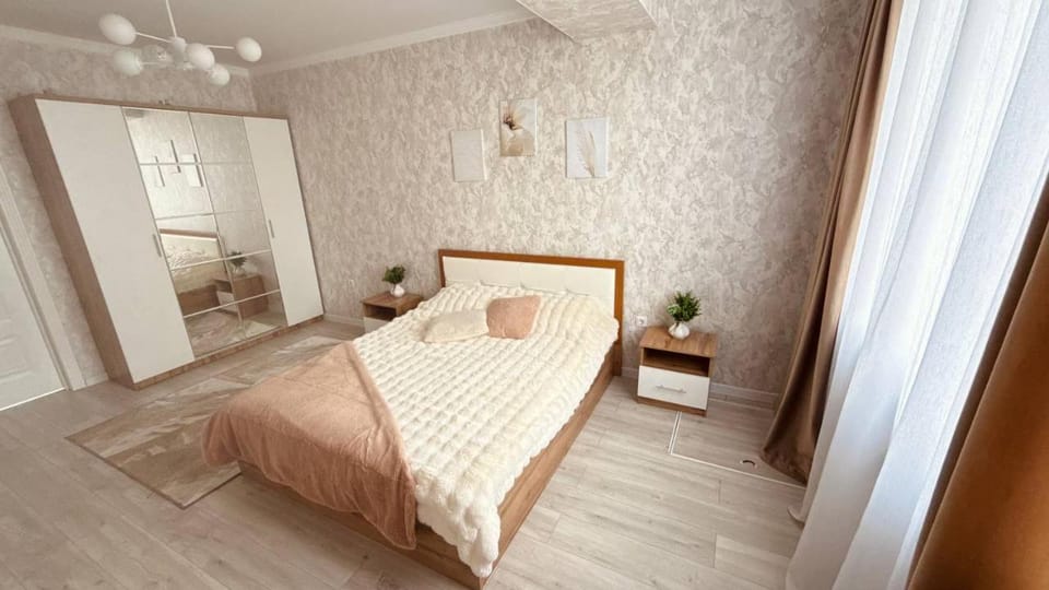 Bed, Photo of the whole room, Bedroom, wardrobe