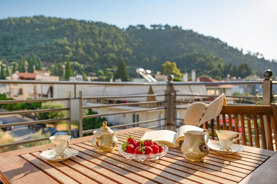 Day, Natural landscape, View (from property/room), Balcony/Terrace, Mountain view