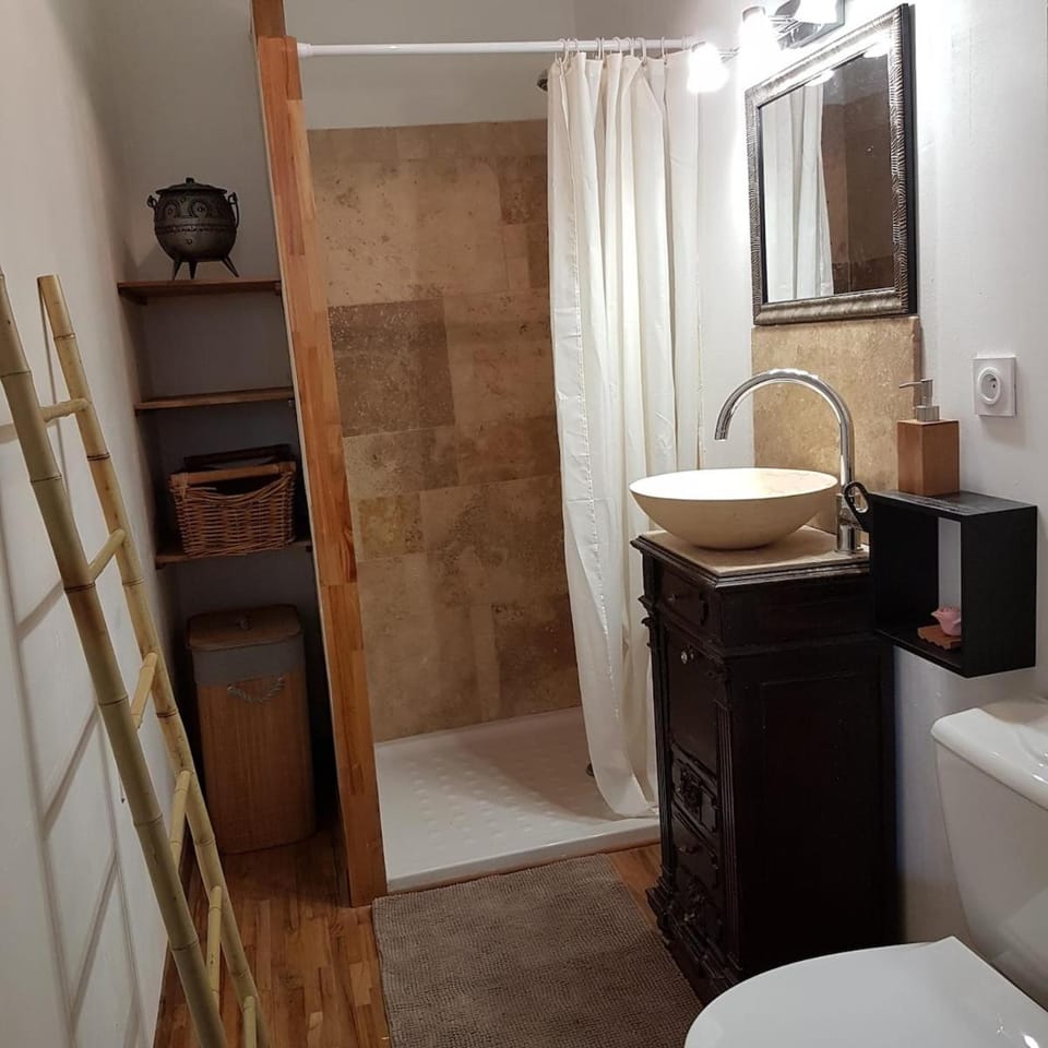 Gîte de la tour avec piscine entre Carcassonne et narbonne Apartment in Occitanie
