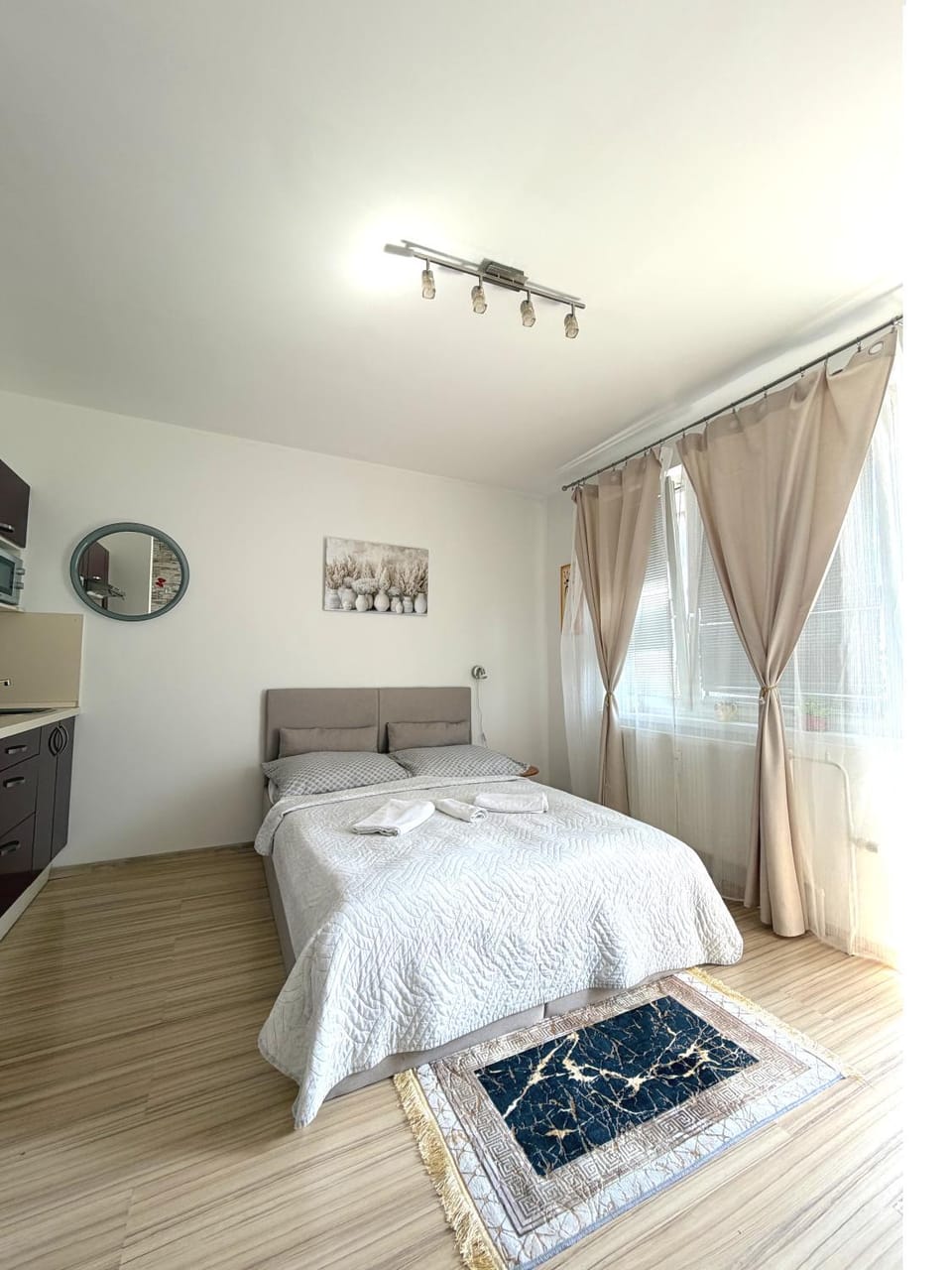 Bed, Photo of the whole room, Bedroom