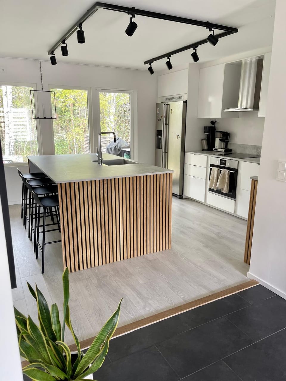 Kitchen or kitchenette, Dining area, kitchen
