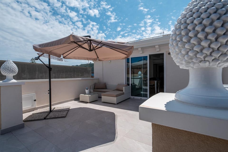 Patio, Day, View (from property/room), Balcony/Terrace, Living room, Seating area