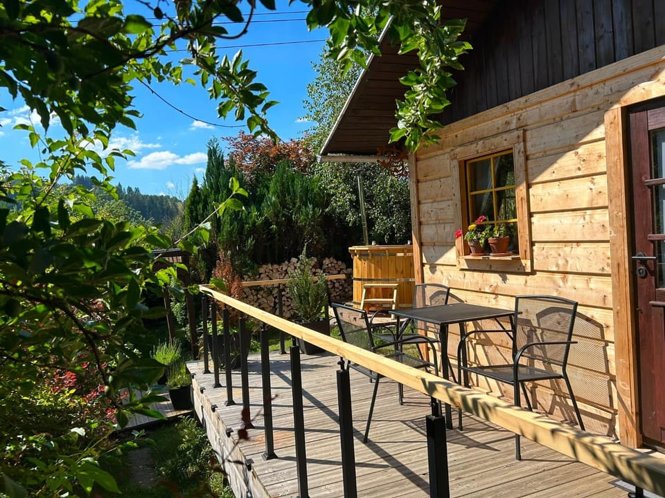 Medový domek Nový Hrozenkov Campground/ 
RV Resort in Slovakia