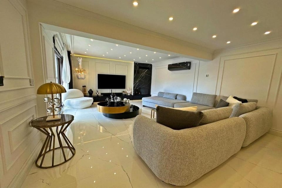 TV and multimedia, Seating area