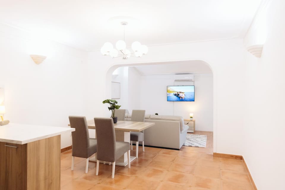 TV and multimedia, Living room, Dining area