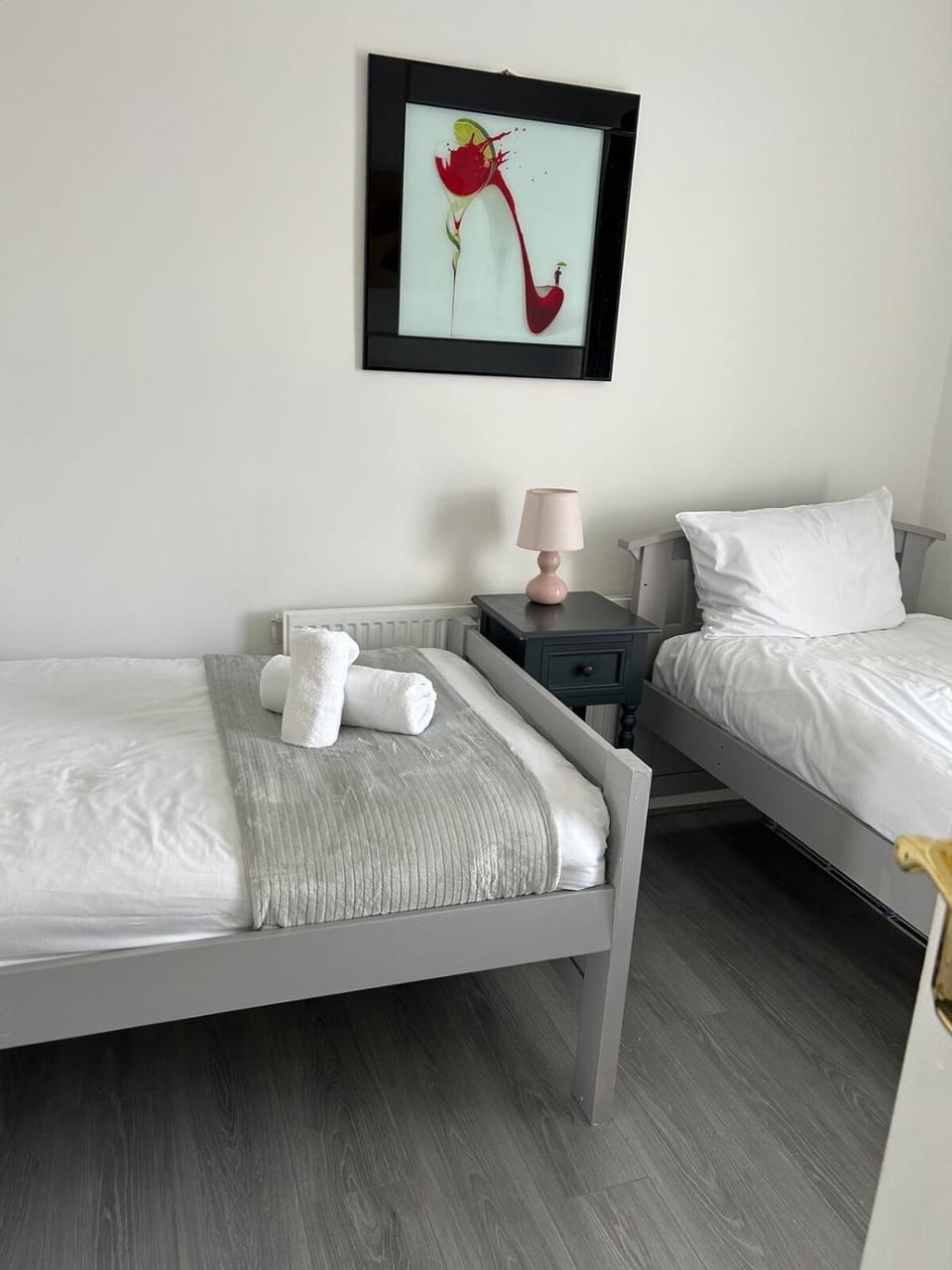 Chapel house-M65- Hospital- parking-shops-food-5 beds- sleeps 7 Apartment in Pendle District