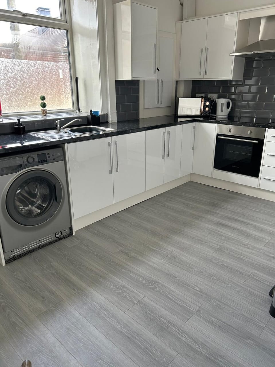 Chapel house-M65- Hospital- parking-shops-food-5 beds- sleeps 7 Apartment in Pendle District