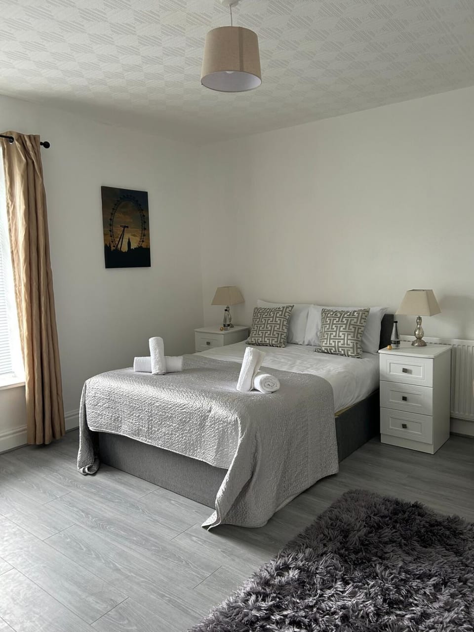 Chapel house-M65- Hospital- parking-shops-food-5 beds- sleeps 7 Apartment in Pendle District
