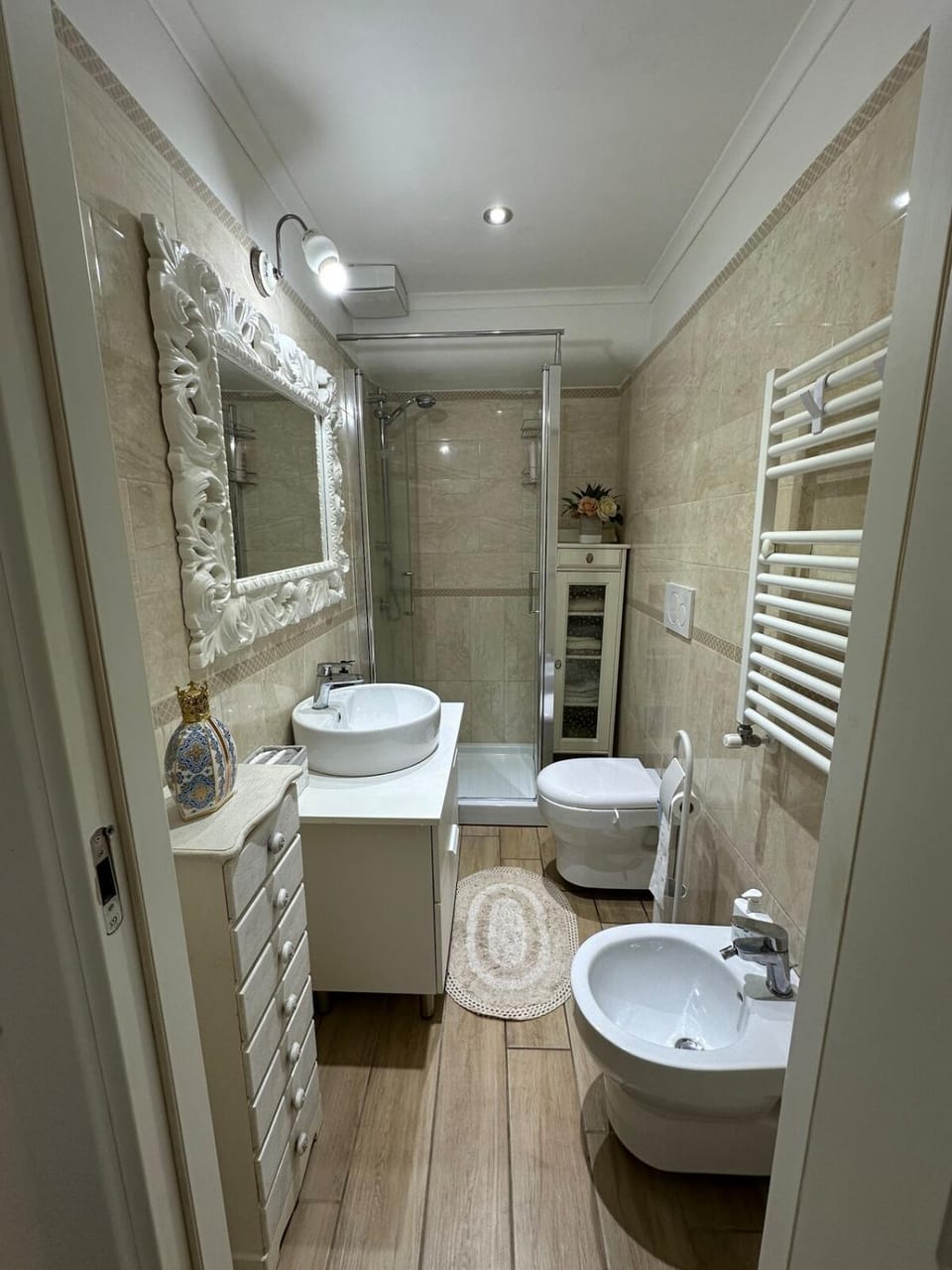 Shower, Toilet, Bathroom, towels