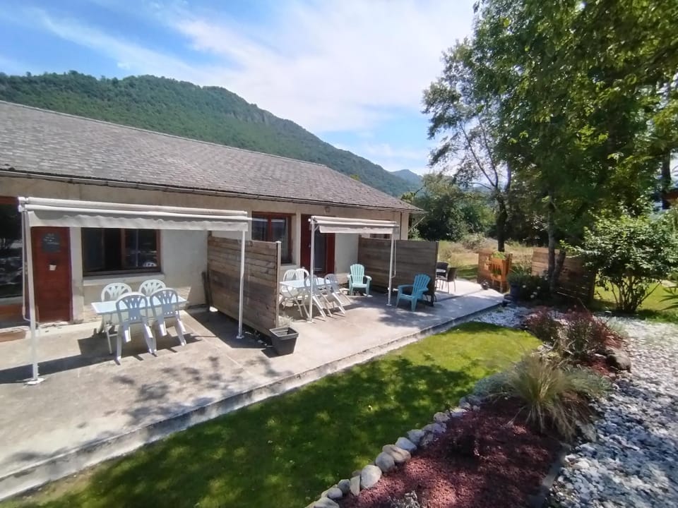 Les Chalets d'Arlos House in Aragon