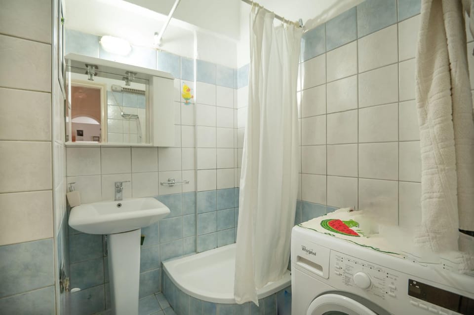 Shower, Bathroom, washing machine