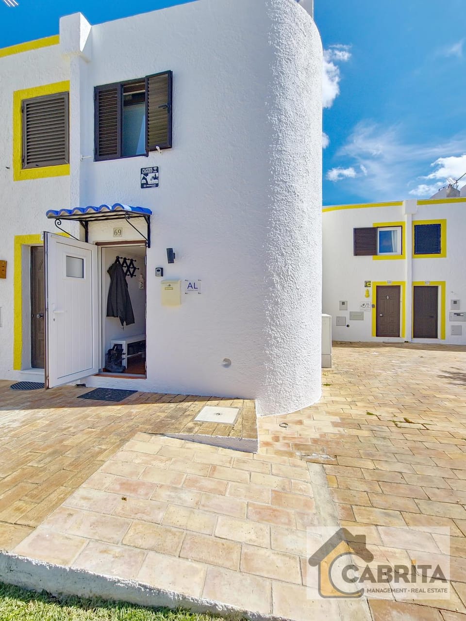 Property building, Facade/entrance