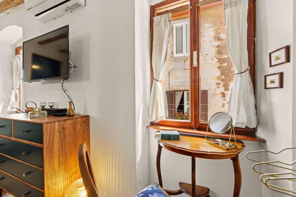 TV and multimedia, air conditioner