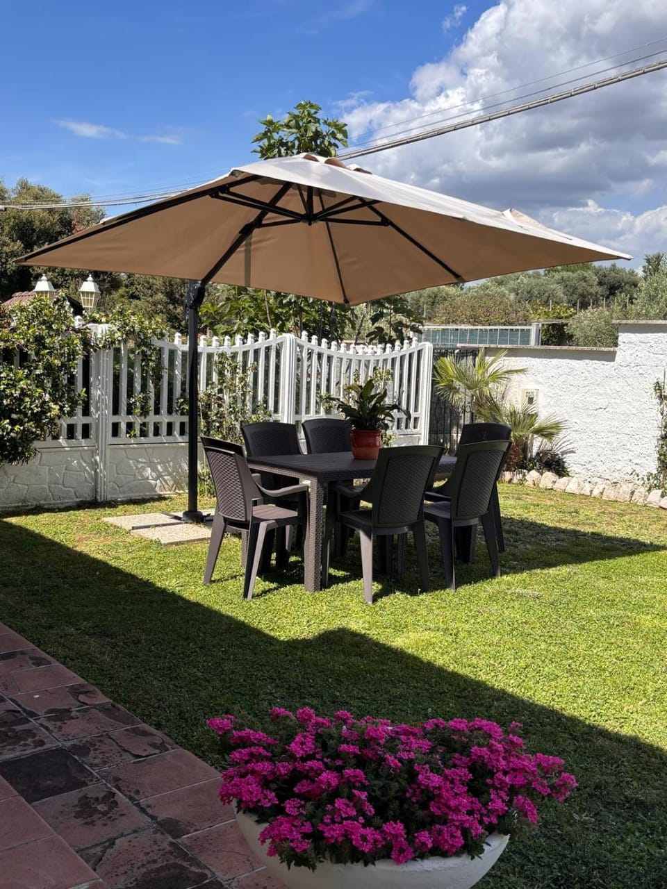 Garden, Dining area