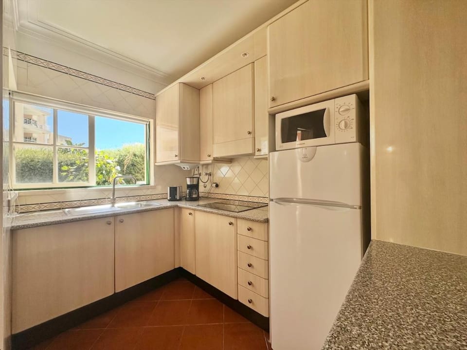 Apt EE - with pool and garden Apartment in Alvor