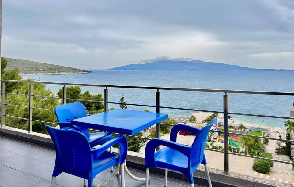 Patio, Day, Natural landscape, View (from property/room), Balcony/Terrace, Seating area, Dining area, Sea view
