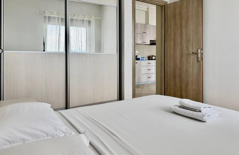 Bed, Photo of the whole room, Bedroom, towels, wardrobe
