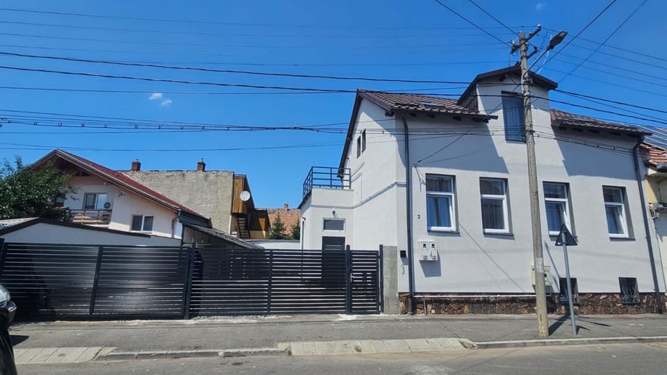Property building, Street view