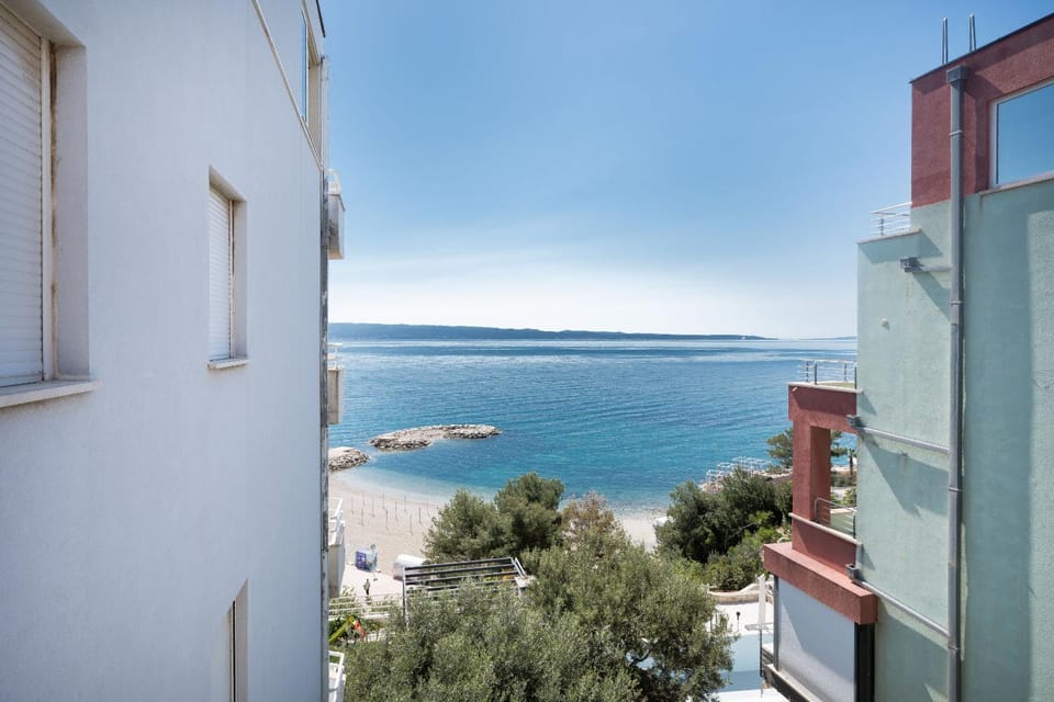View (from property/room), Landmark view, Sea view