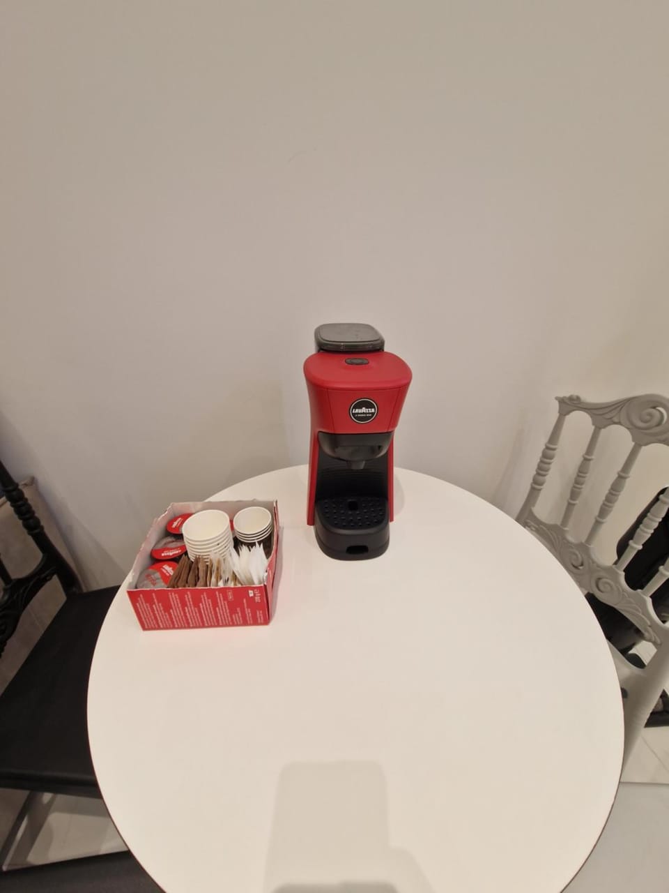 Coffee/tea facilities, Dining area