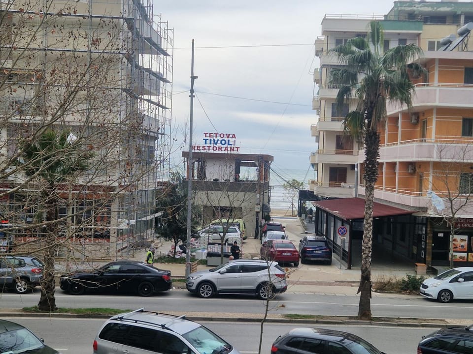 Sea view, Location