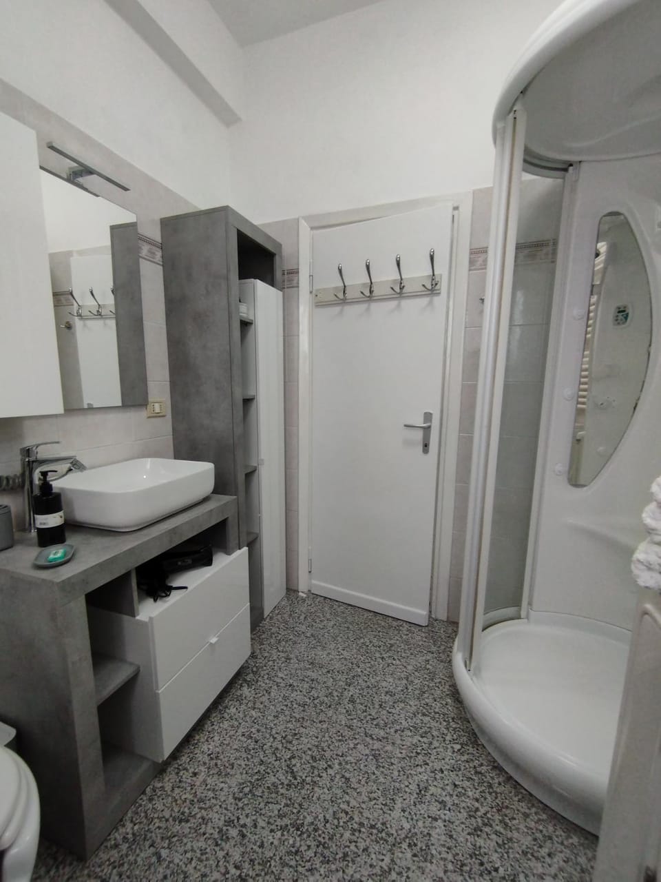 Shower, Toilet, Bathroom, Bath