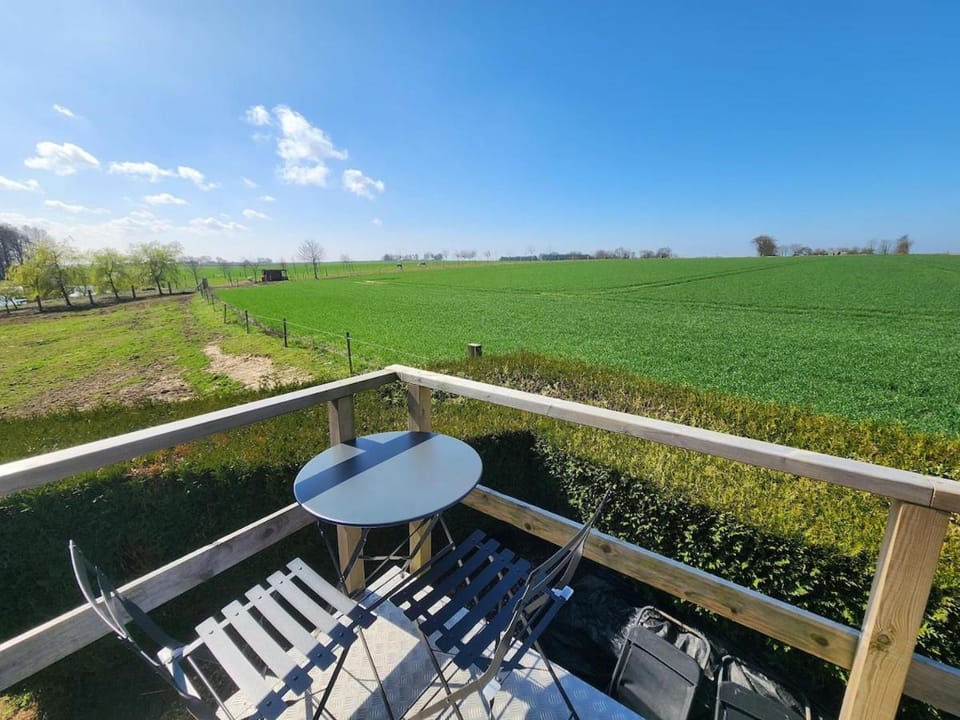Property building, Spring, Natural landscape, Garden, View (from property/room), Balcony/Terrace, Dining area, Garden view, Sunset